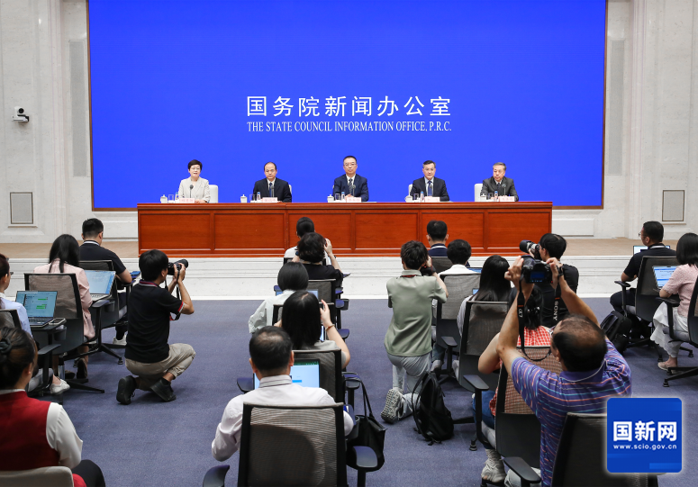 国新办举行新闻发布会介绍《中共中央办公厅 国务院办公厅关于完善市场准入制度的意见》有关情况